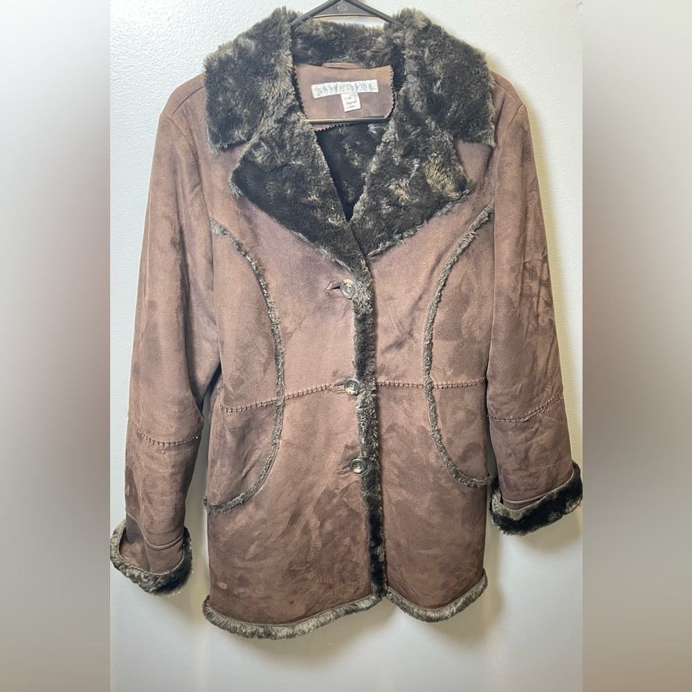 Larry Levine Women's Brown Faux Suede Faux Fur Button Up Coat Size‎ Medium